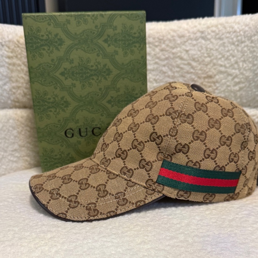 Gucci Tan Monogram Cap with Green and Red Stripe